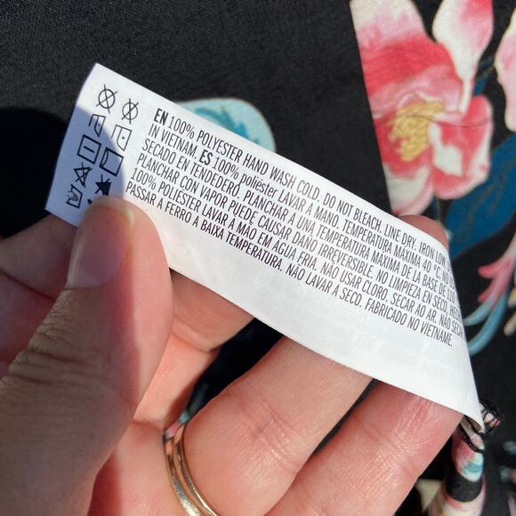 Forever 21 Womens Dress Size 1X Spaghetti Strap Black Floral Wrap Style - Picture 6 of 6